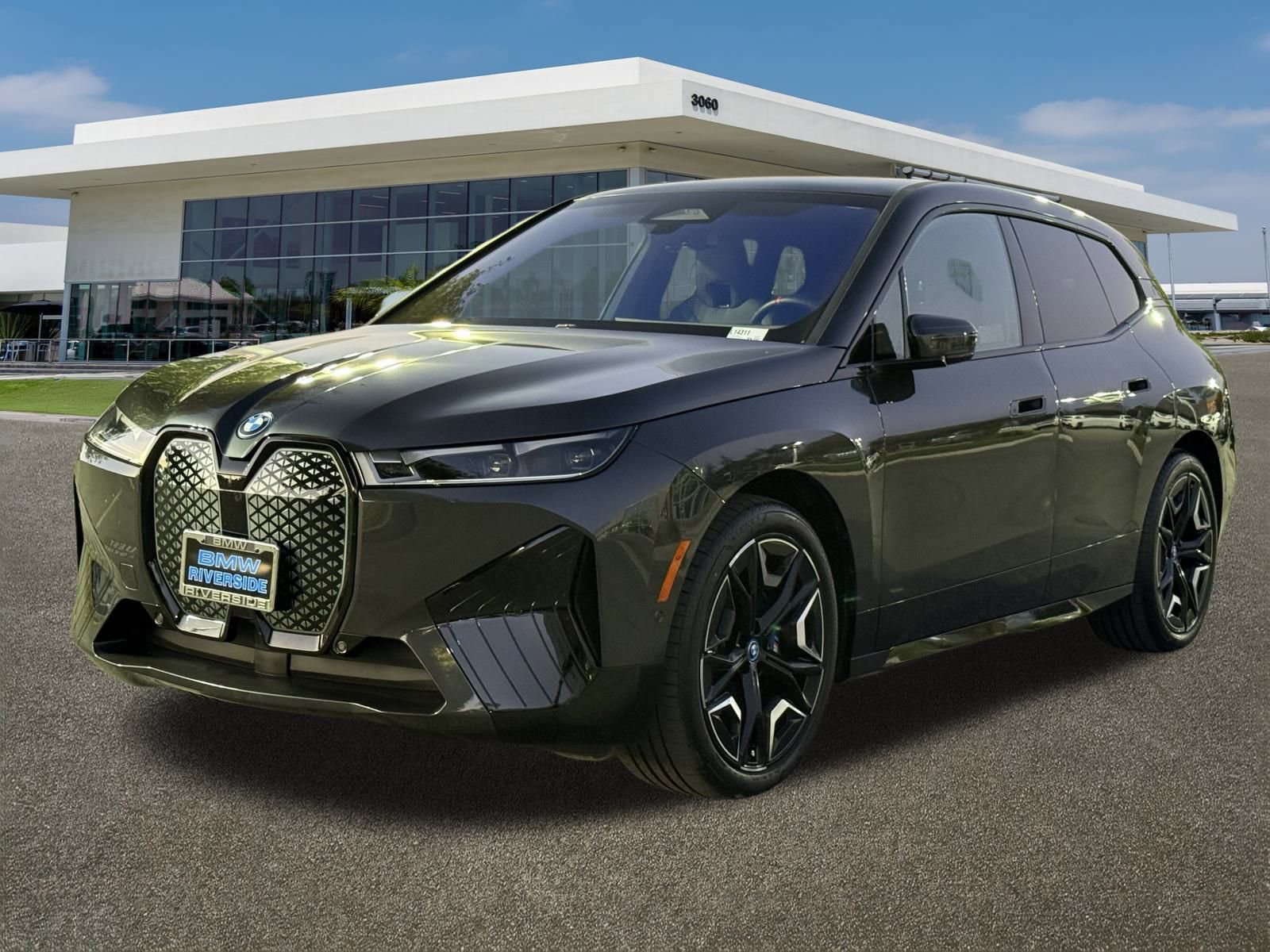 Used 2025 BMW iX M60 image 5