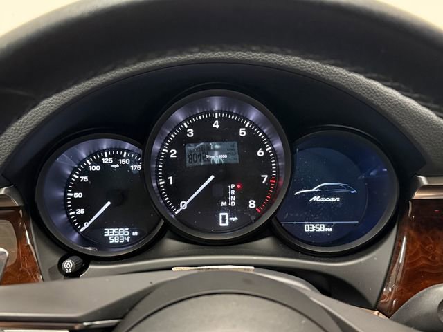 Certified 2023 Porsche Macan AWD/4WD image 18