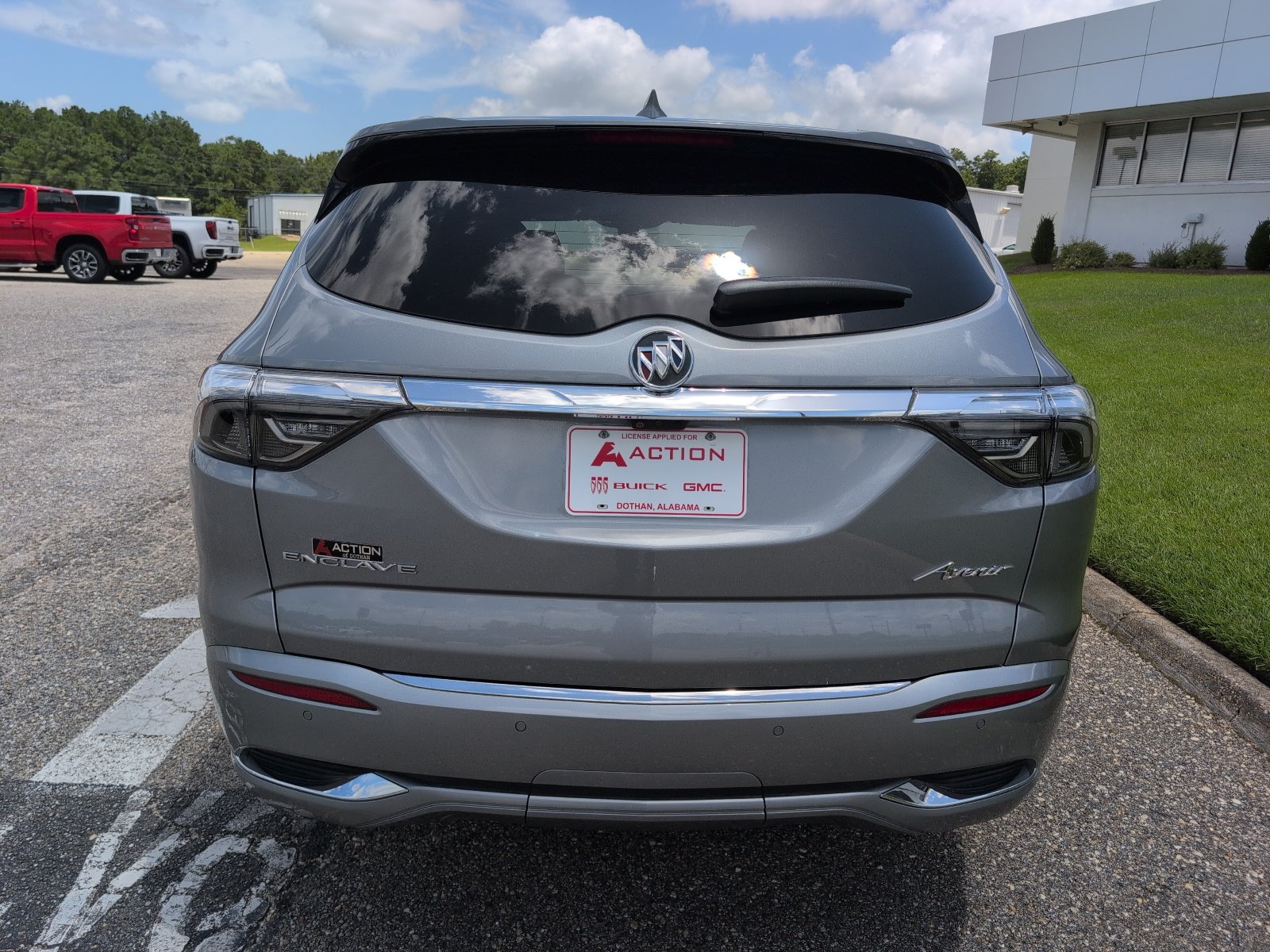 Used 2023 Buick Enclave Avenir w/ Trailering Package, 5000 lbs. FWD image 3