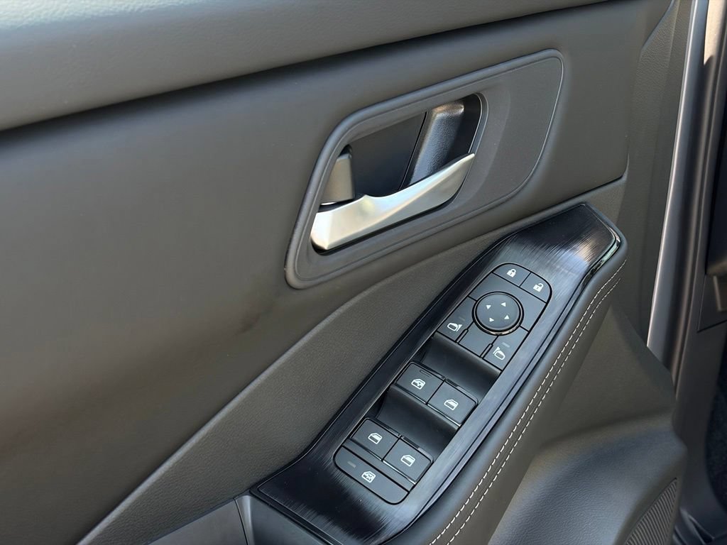 New 2026 Nissan Rogue SV w/ Cold Weather Package FWD image 12
