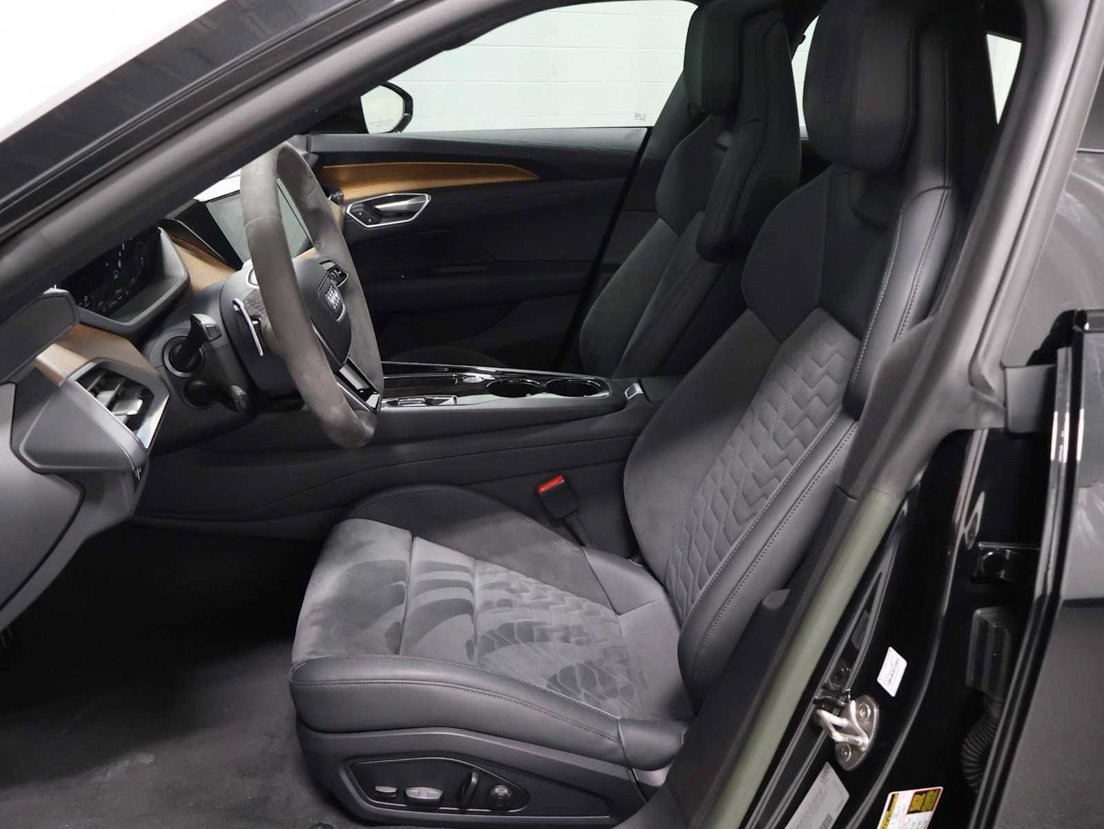 Used 2022 Audi e-tron GT Premium Plus AWD/4WD image 5