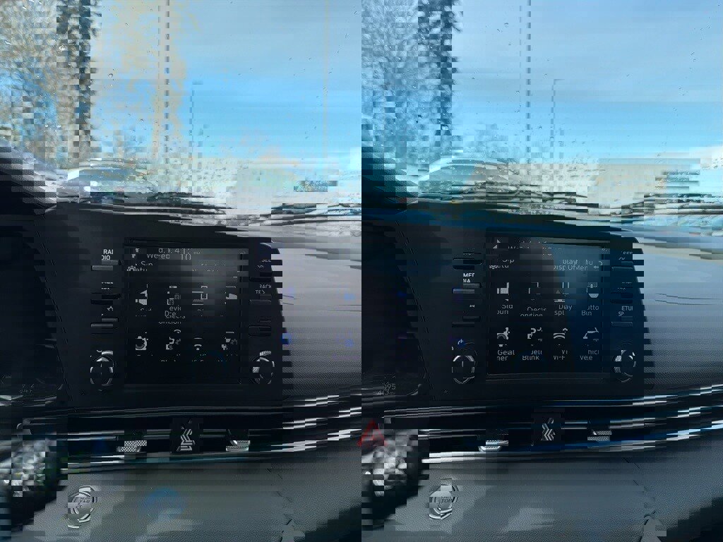 Certified 2023 Hyundai Elantra SEL image 21