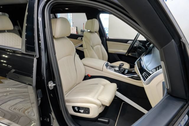 Used 2021 BMW ALPINA XB7 AWD/4WD image 45