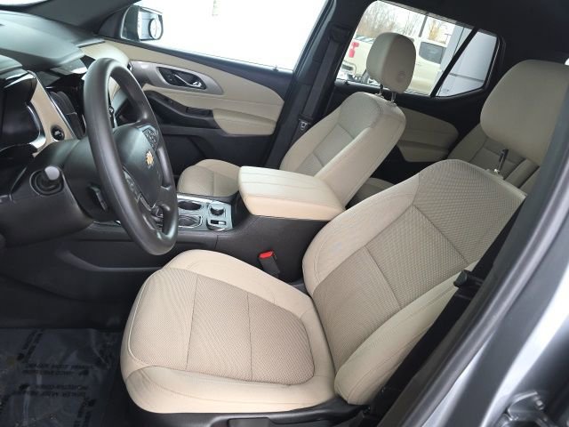 Used 2023 Chevrolet Traverse LS image 24