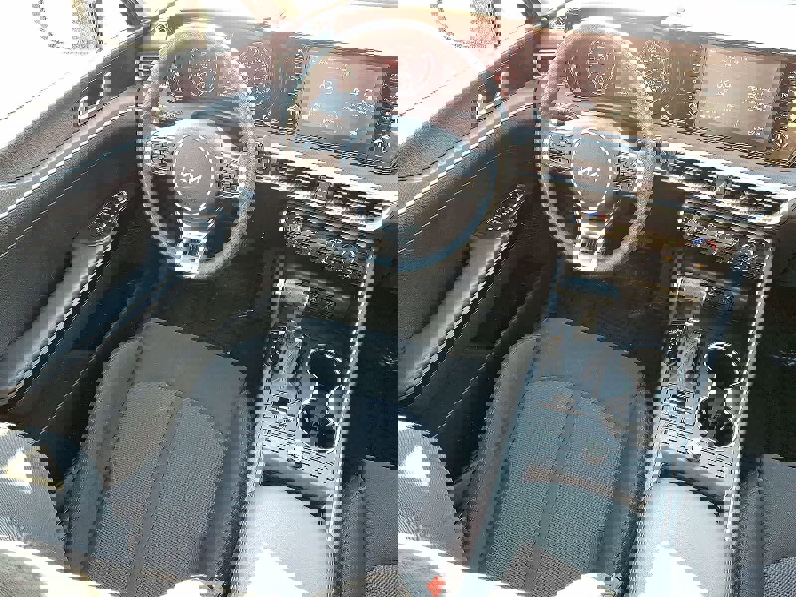 Used 2023 Kia K5 LXS image 10