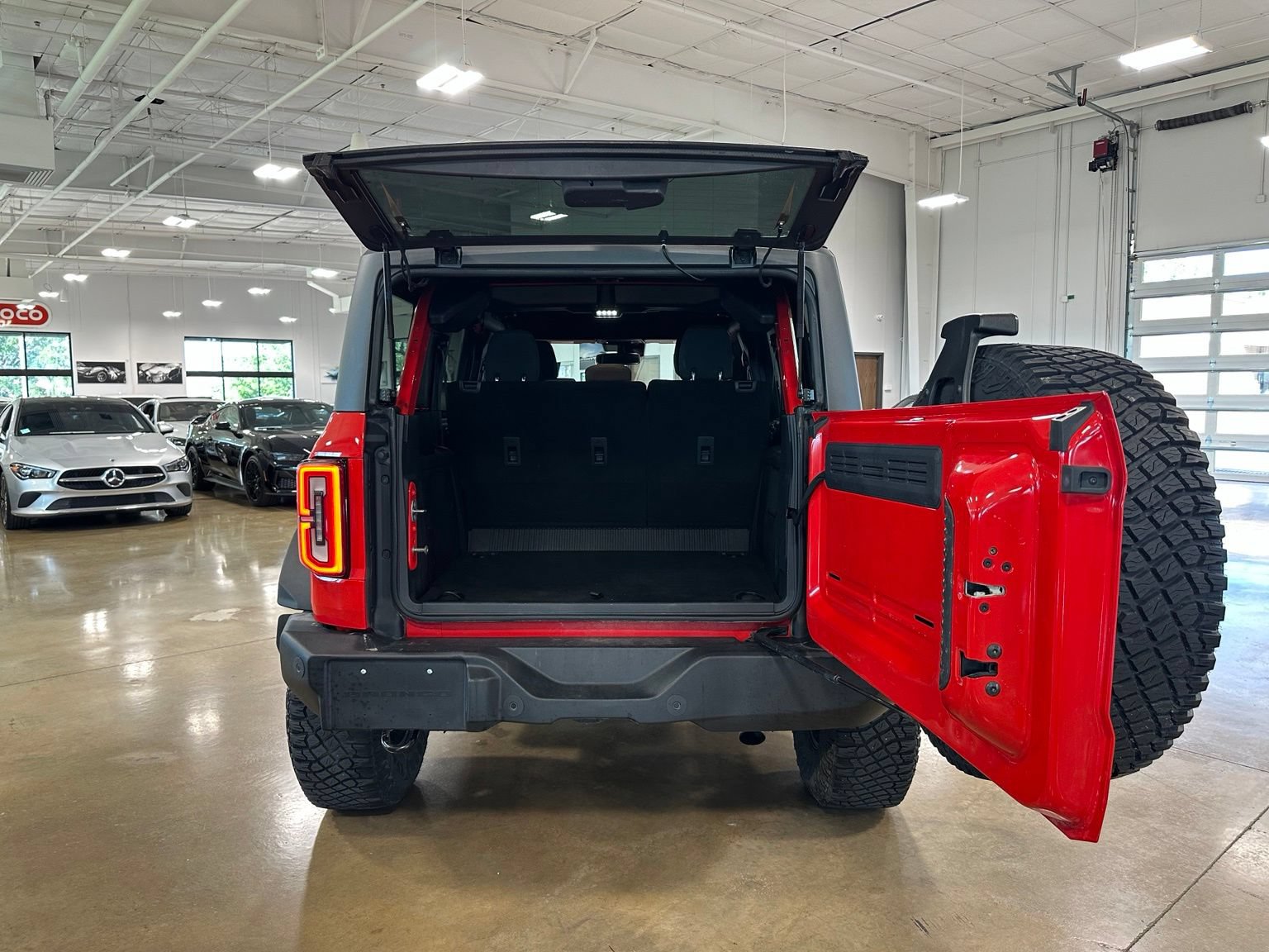 Used 2023 Ford Bronco Outer Banks w/ Sasquatch Package AWD/4WD image 33