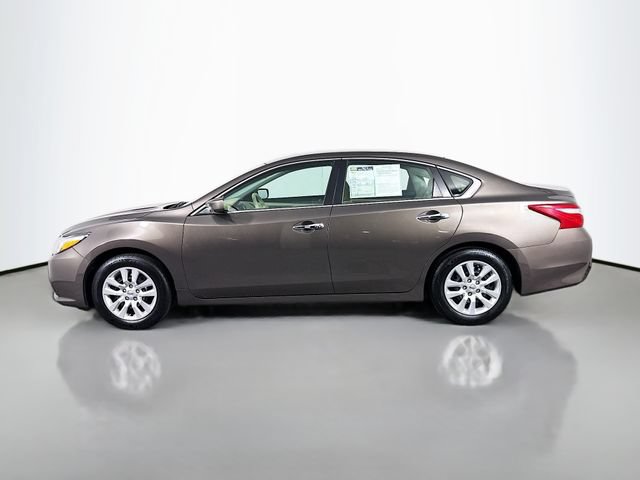 Used 2016 Nissan Altima 2.5 S w/ Power Driver Seat Package FWD image 4