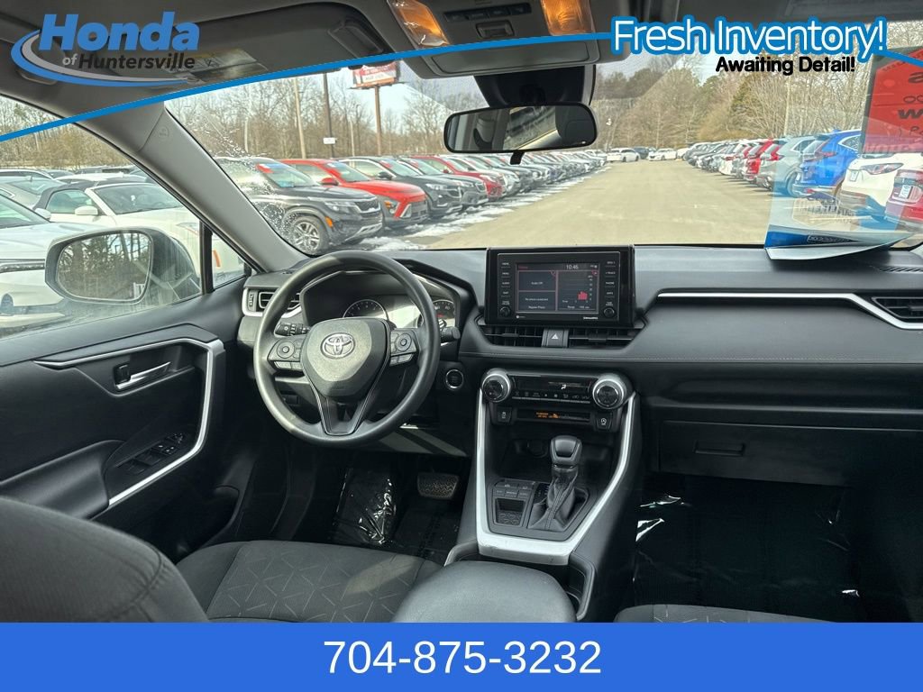 Used 2020 Toyota RAV4 XLE image 12