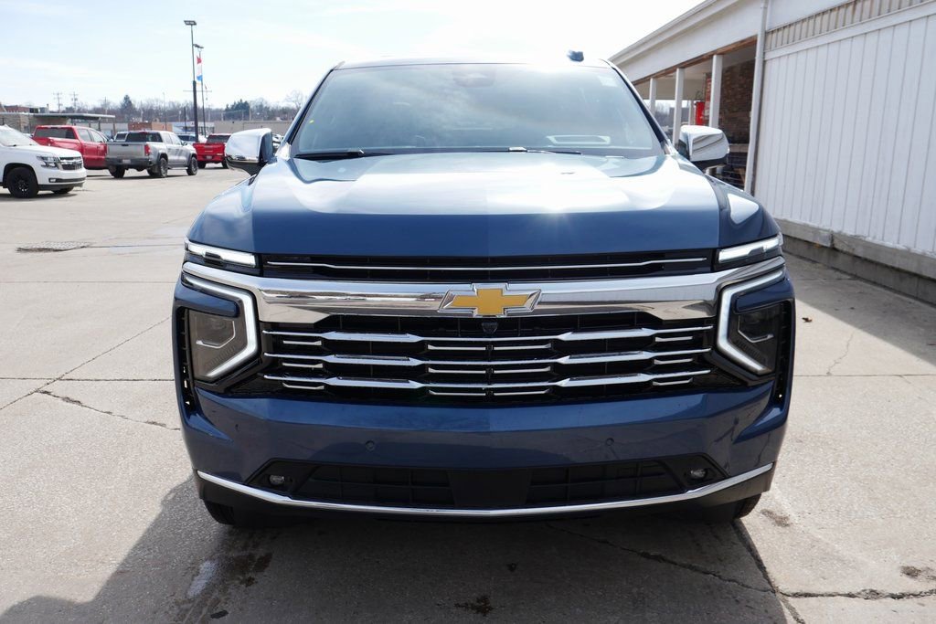 New 2026 Chevrolet Suburban Premier image 3