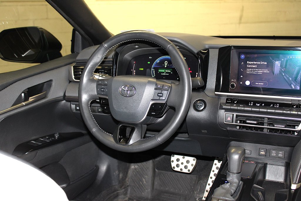 Used 2025 Toyota Camry SE w/ Convenience Package AWD/4WD image 14
