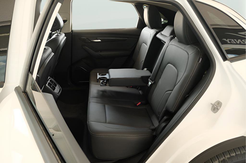 New 2025 VinFast VF 8 Eco image 20