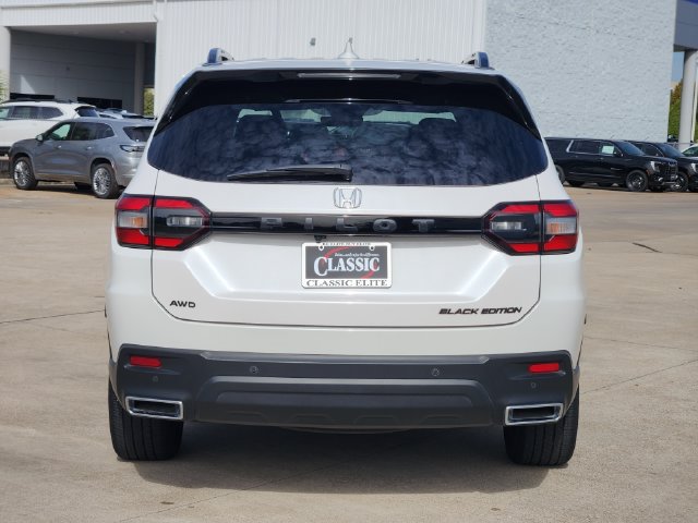 Used 2025 Honda Pilot Black Edition image 6