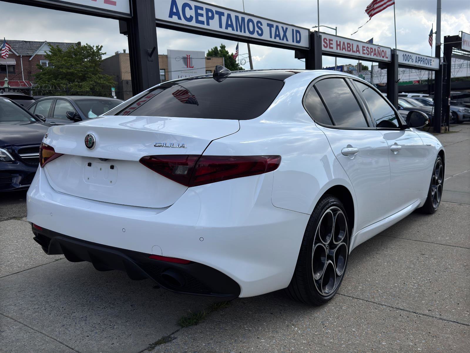 Used 2023 Alfa Romeo Giulia Veloce image 4