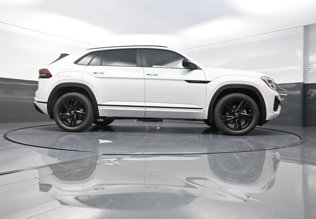 New 2026 Volkswagen Atlas Cross Sport SEL R-Line image 28