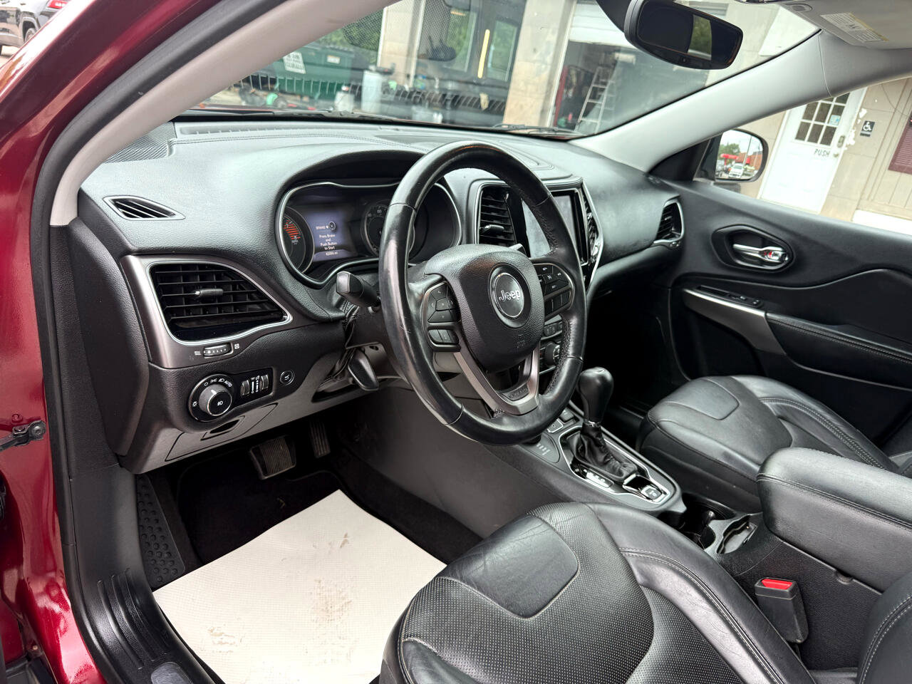 Used 2019 Jeep Cherokee Limited image 19