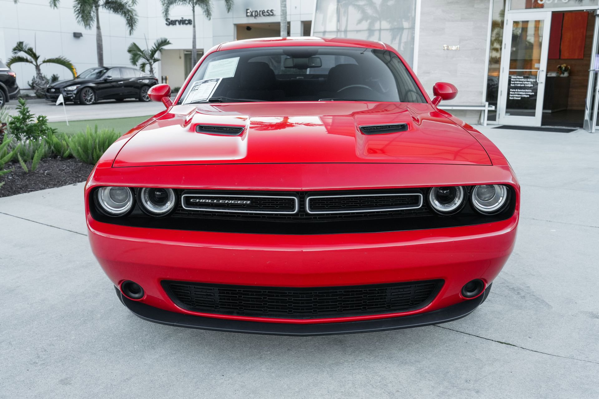 Used 2019 Dodge Challenger SXT image 4