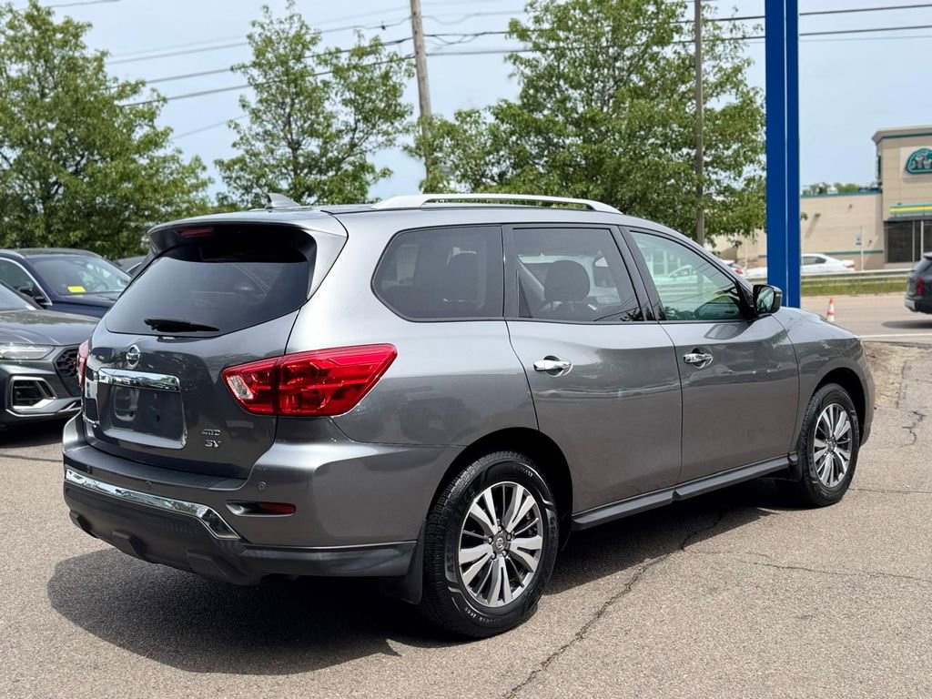 Used 2020 Nissan Pathfinder SV AWD/4WD image 6