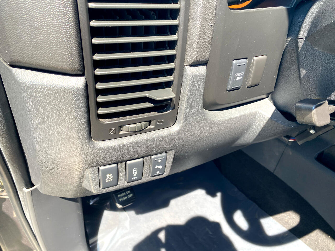 Used 2013 Nissan Titan SV image 18