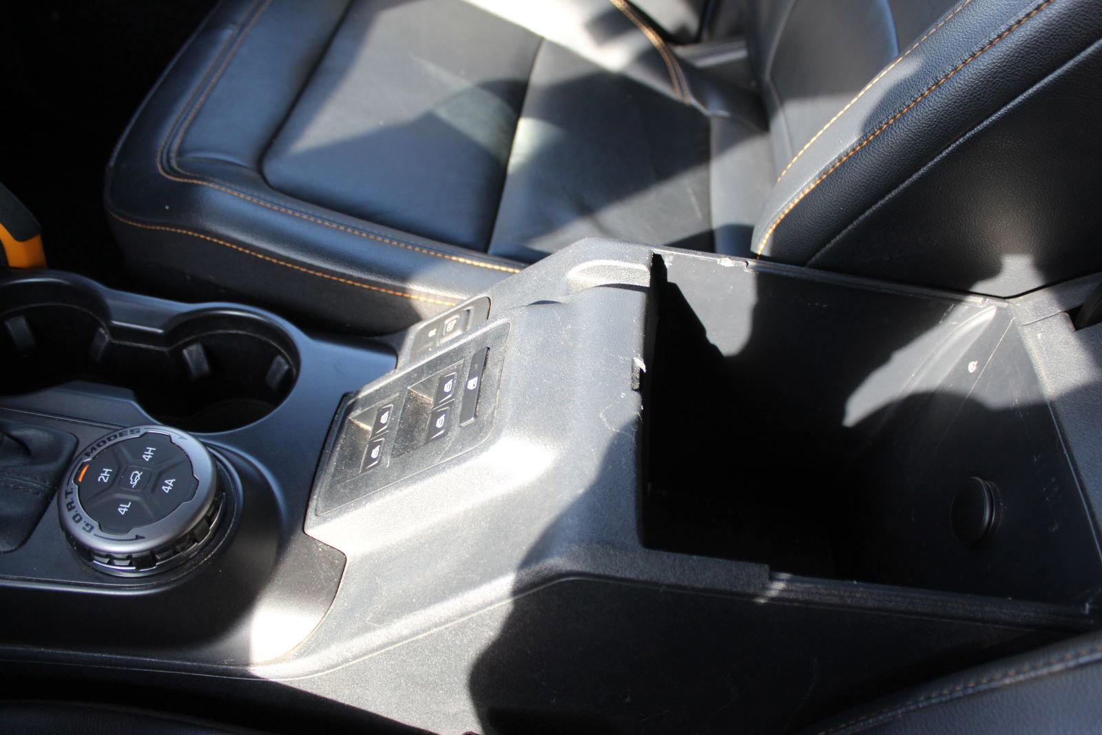 Used 2023 Ford Bronco Badlands image 31