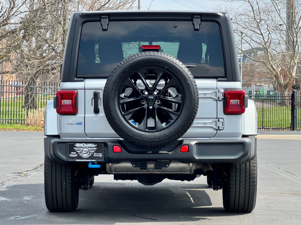 Used 2023 Jeep Wrangler Unlimited Sahara w/ Cold Weather Group image 6