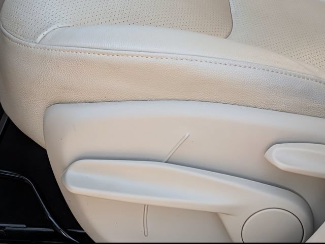 Used 2019 Jeep Cherokee Latitude w/ Popular Appearance Group FWD image 25