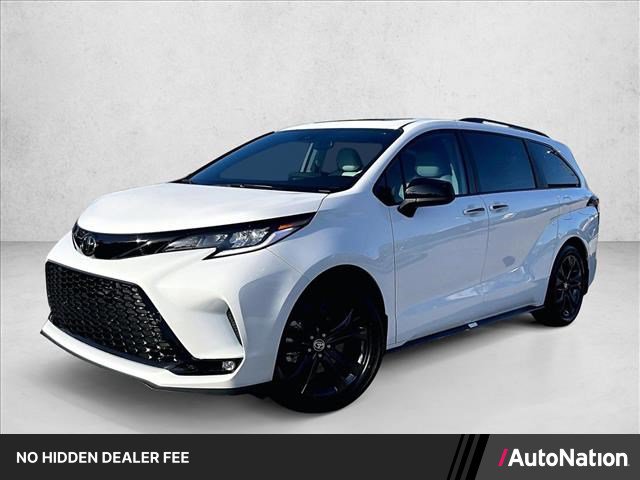 Used 2026 Toyota Sienna XSE FWD image 1