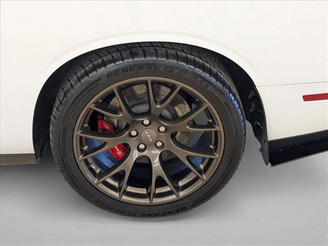 Used 2015 Dodge Challenger SRT Hellcat RWD image 23