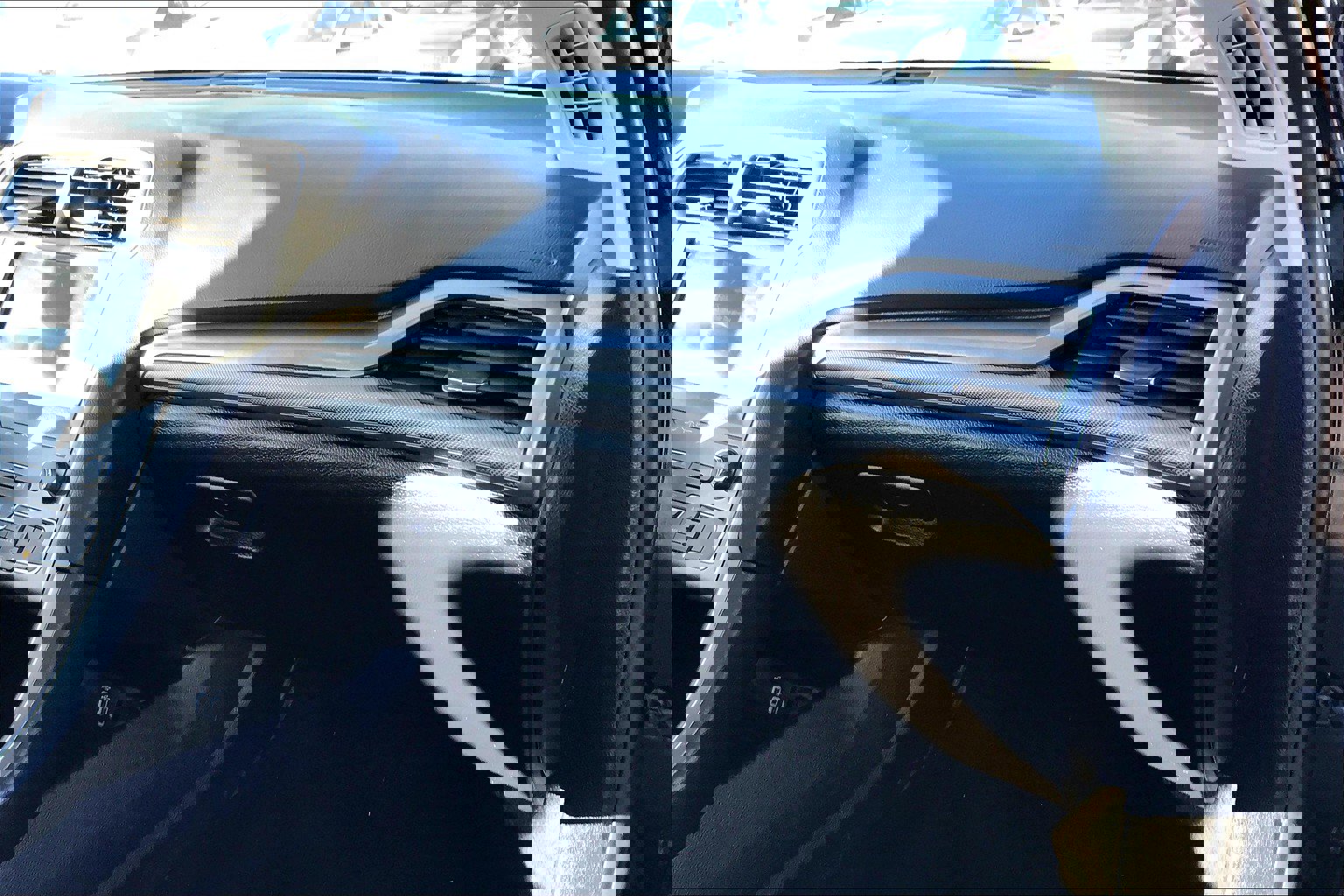 Used 2020 Ford Fusion SE image 21