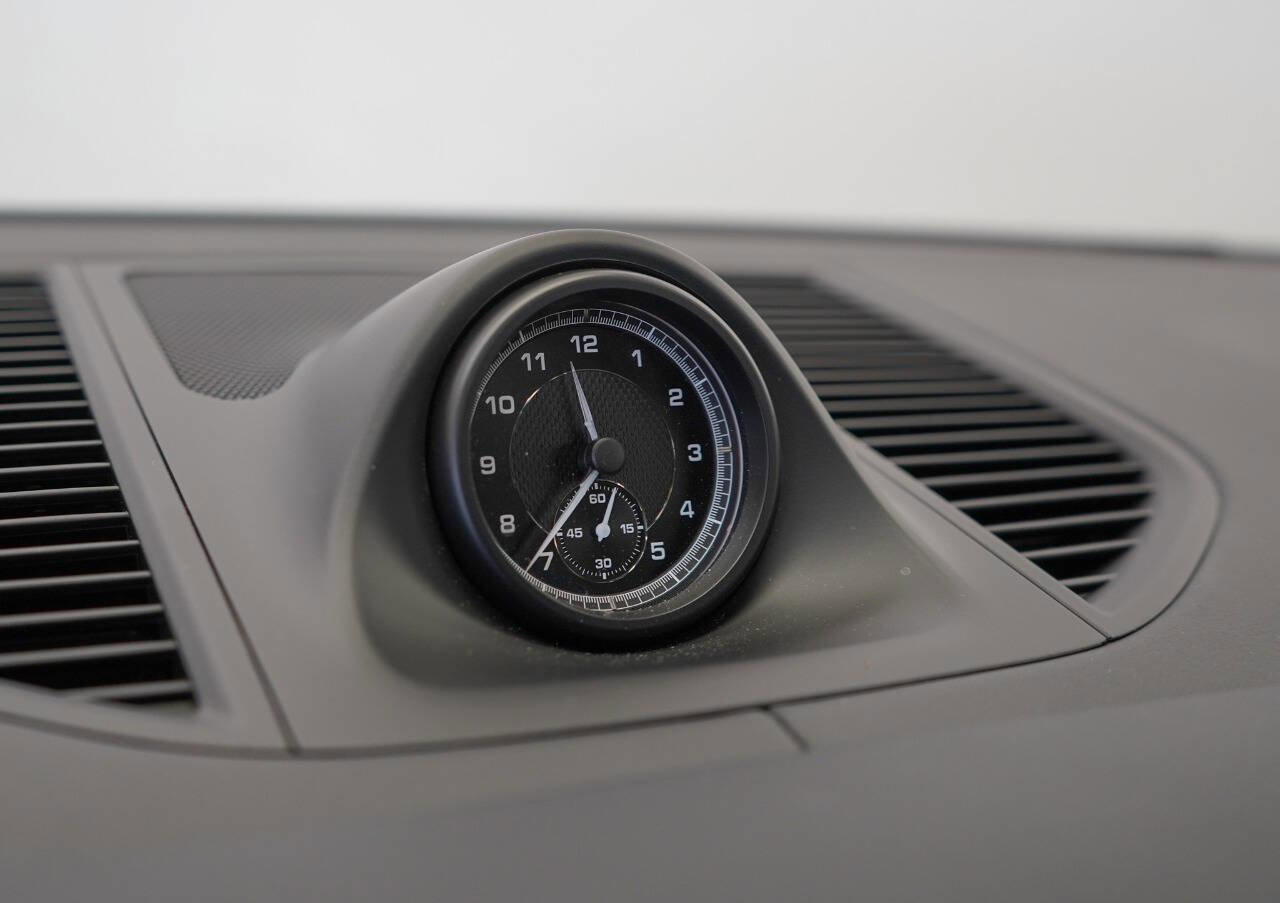 Used 2024 Porsche Macan image 53