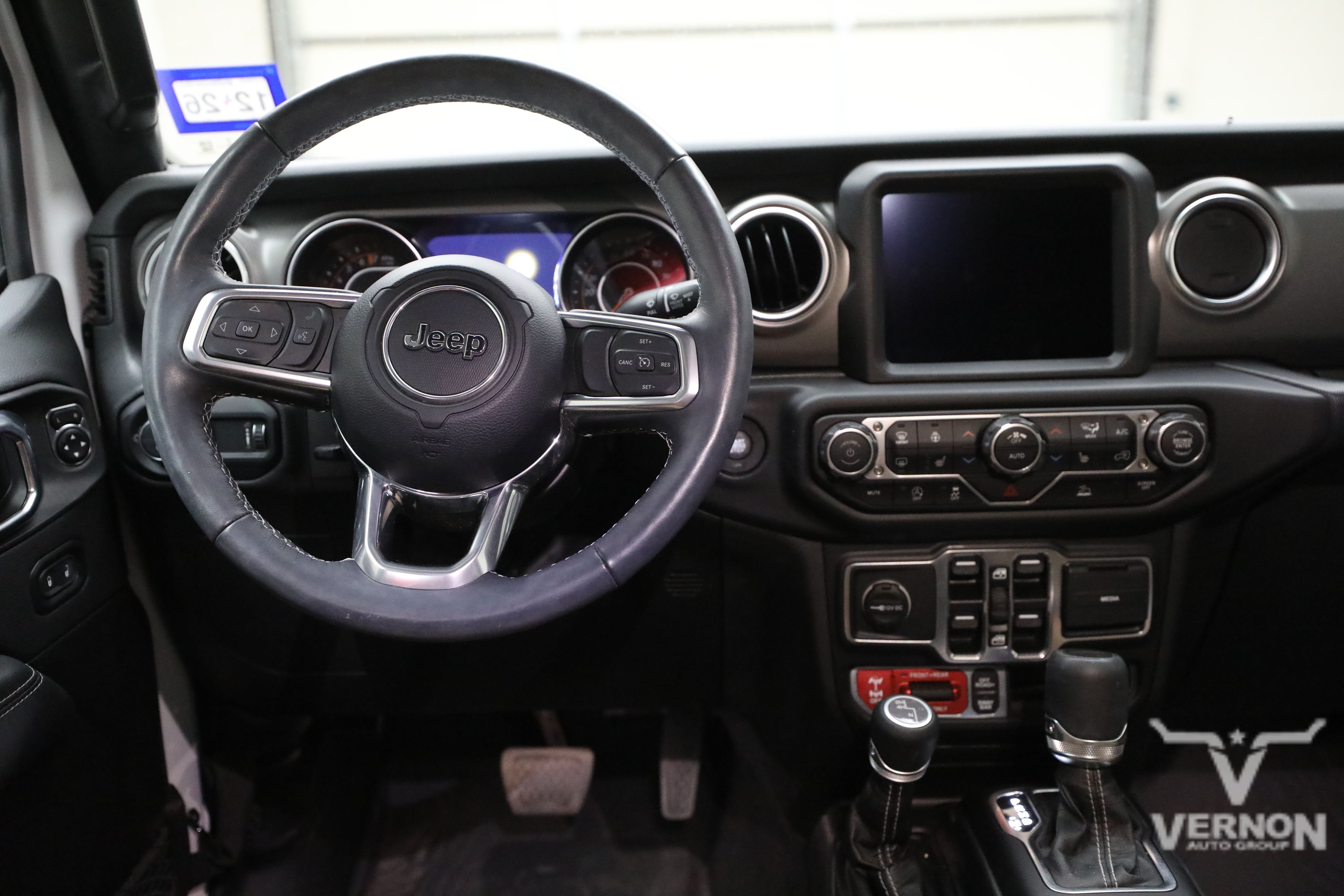 Used 2023 Jeep Gladiator Rubicon w/ LED Lighting Group AWD/4WD image 8