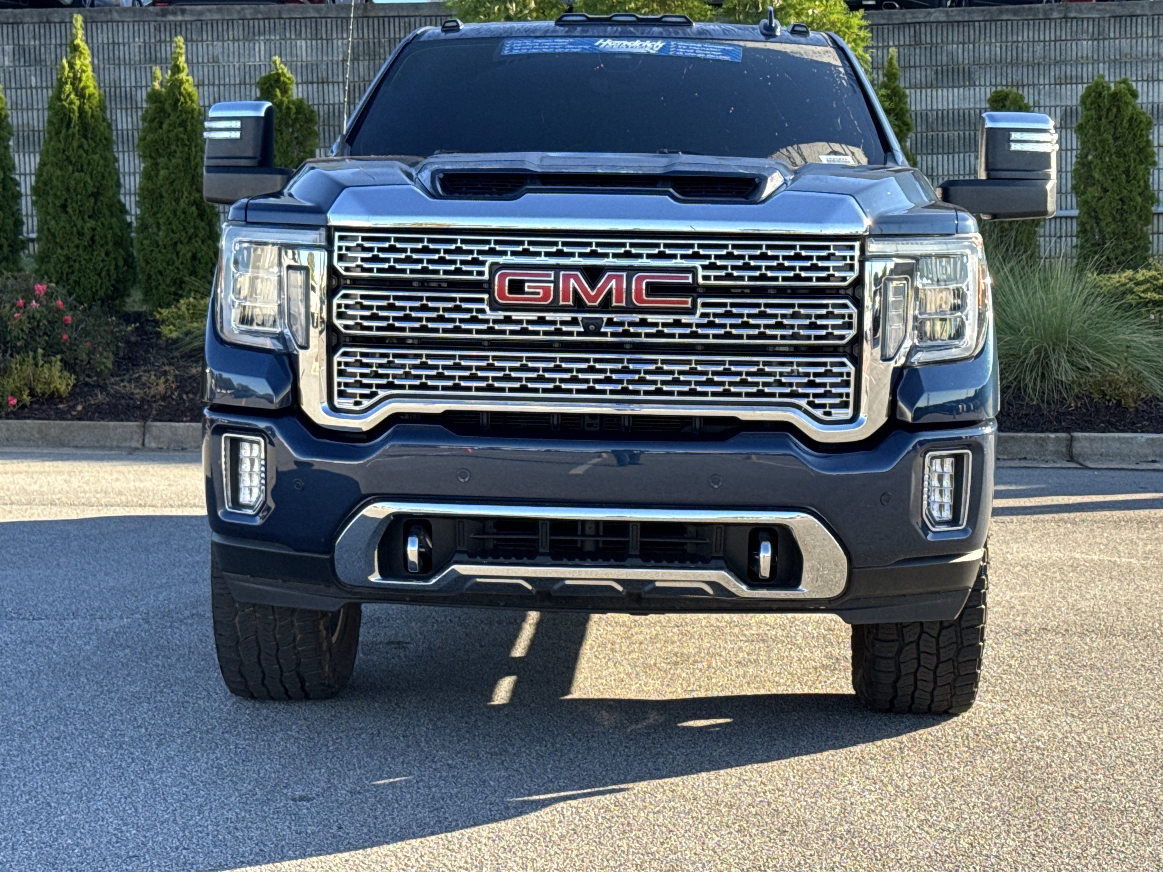 Used 2021 GMC Sierra 2500 Denali w/ Denali Ultimate Package AWD/4WD image 3