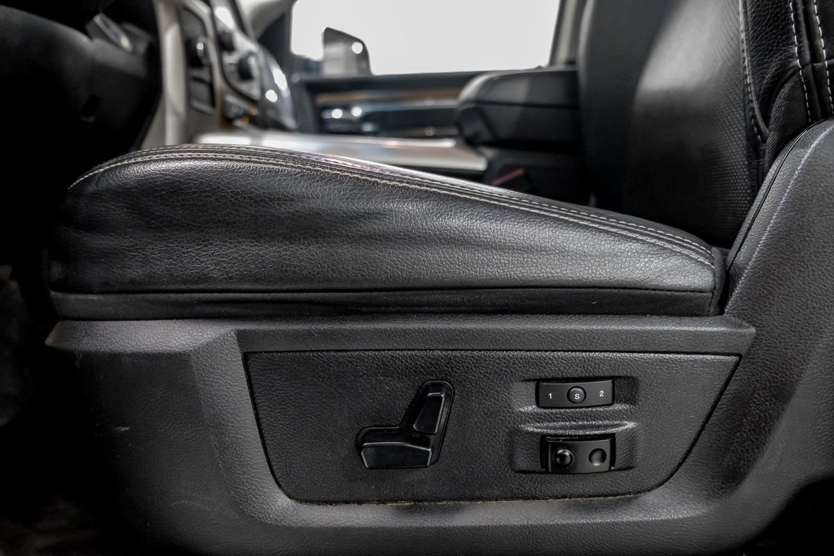 Used 2016 RAM 3500 Laramie image 32