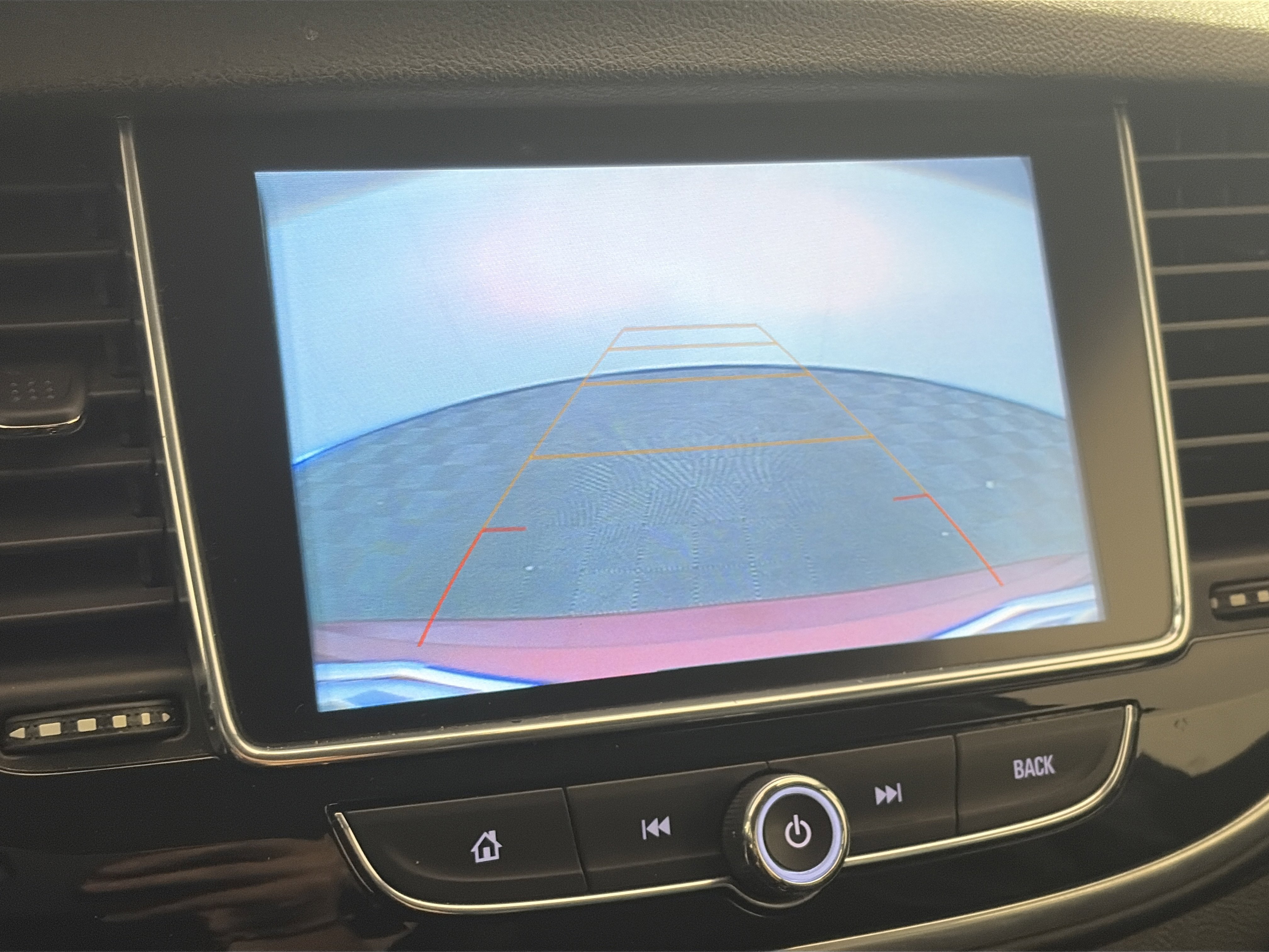 Used 2020 Buick Encore Preferred w/ Safety Package image 22