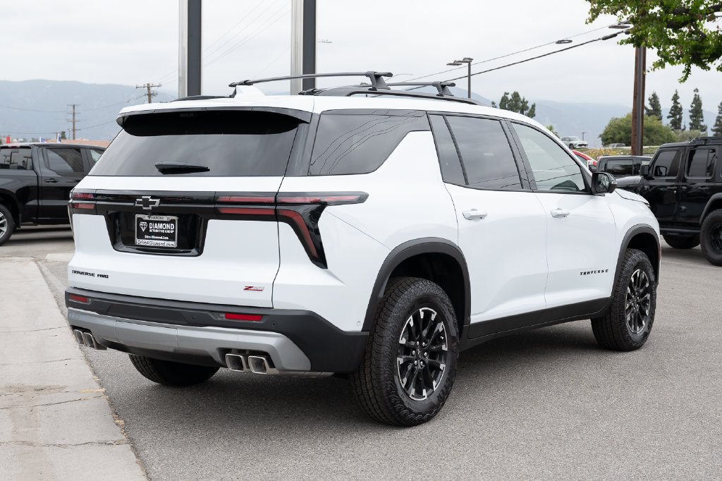 New 2026 Chevrolet Traverse Z71 w/ Enhanced Driving Package AWD/4WD image 4