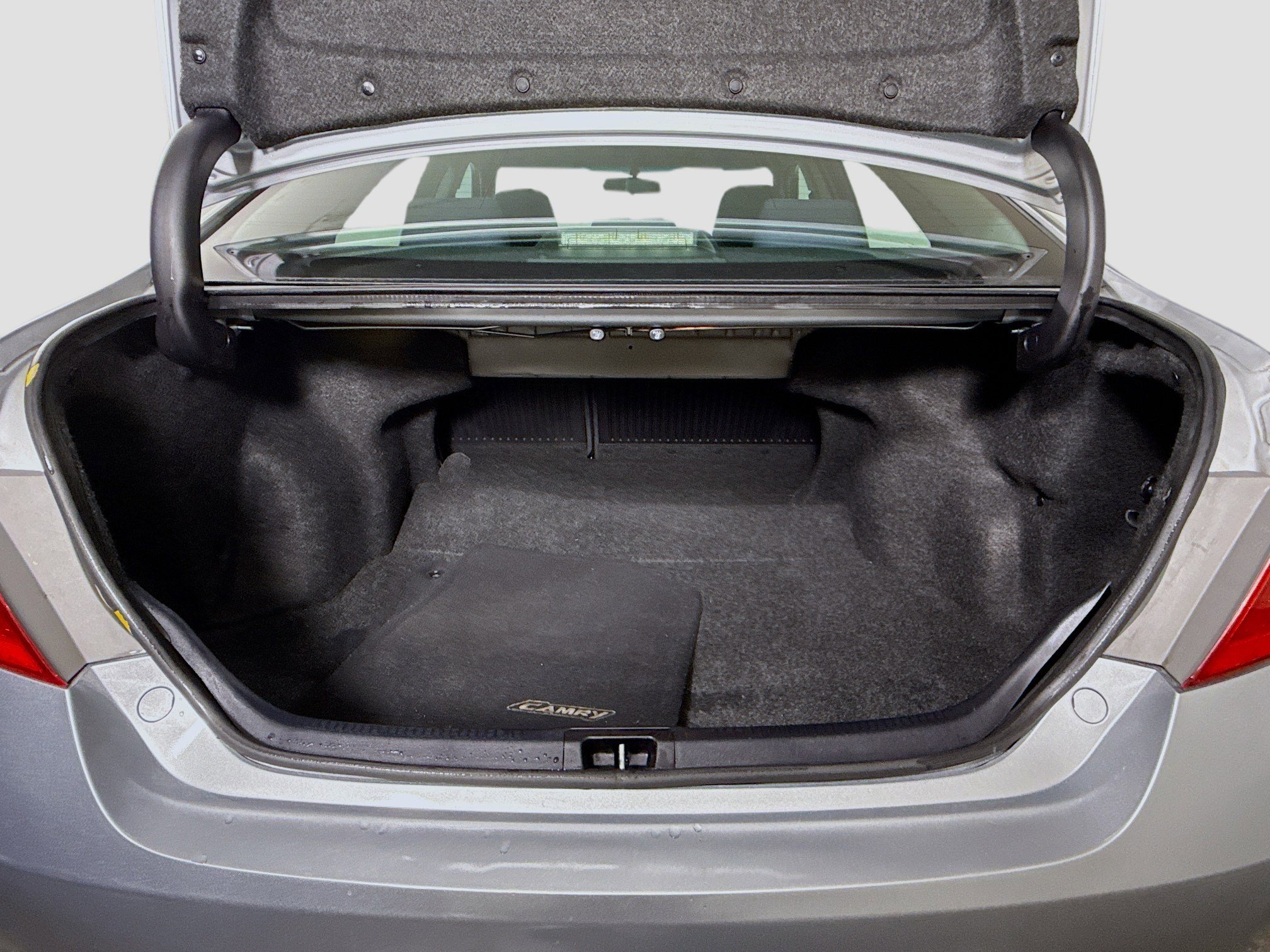 Used 2017 Toyota Camry LE image 34