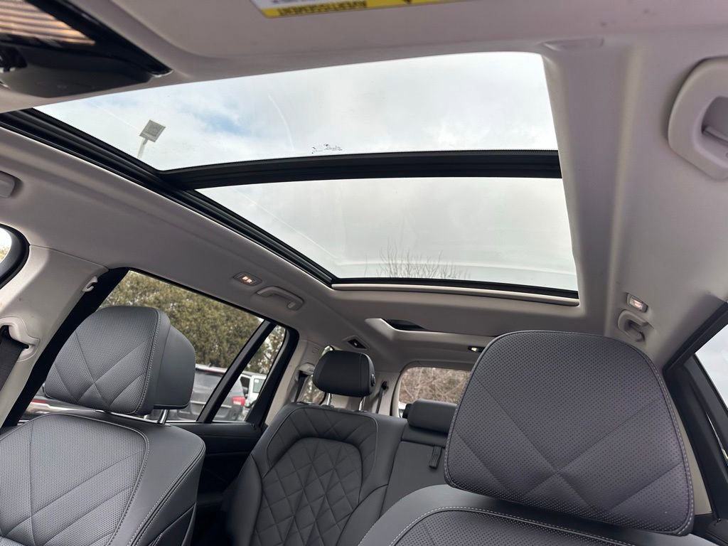 Used 2024 BMW X7 xDrive40i image 16