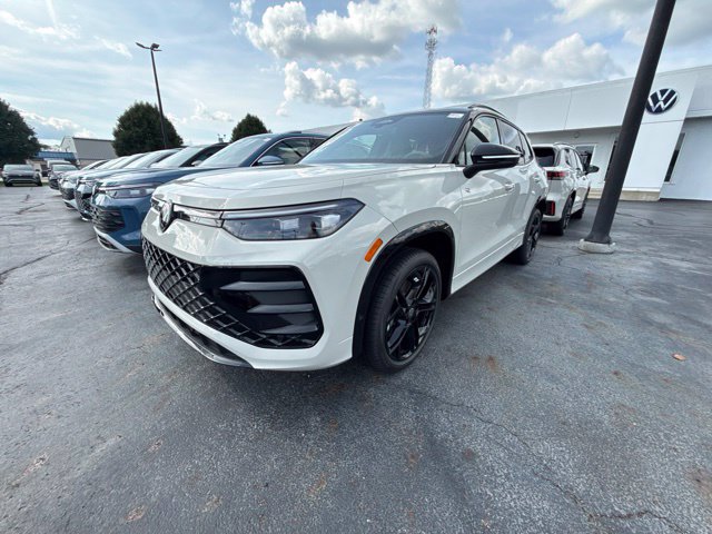 New 2026 Volkswagen Tiguan SE R-Line AWD/4WD image 3