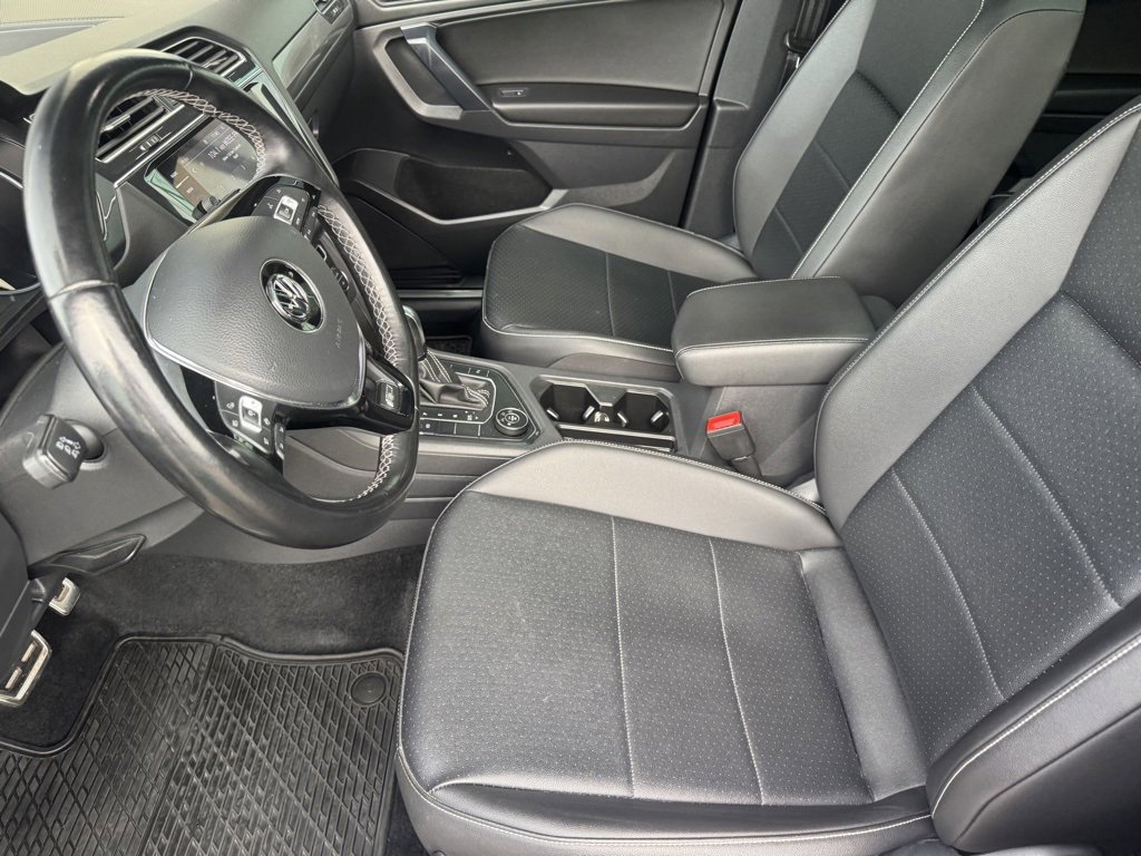 Used 2021 Volkswagen Tiguan SE R-Line image 7