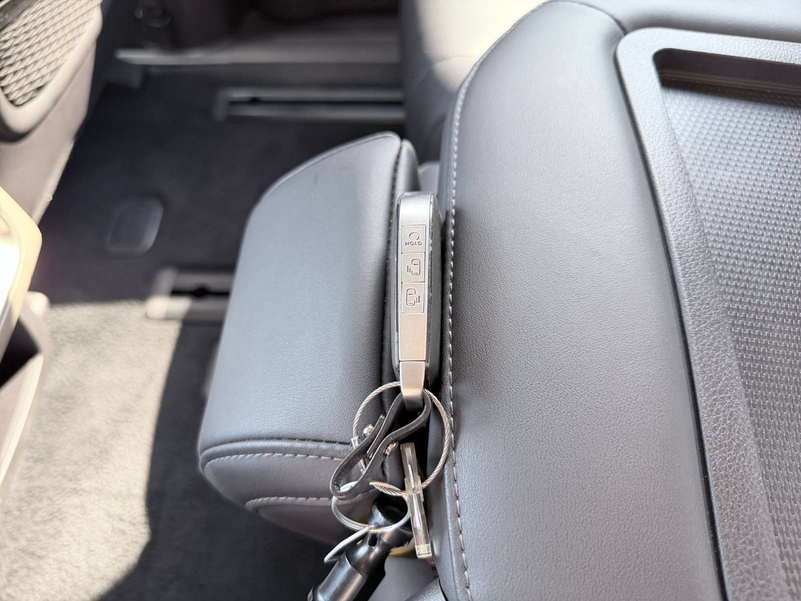 Used 2026 Kia Carnival FWD image 27