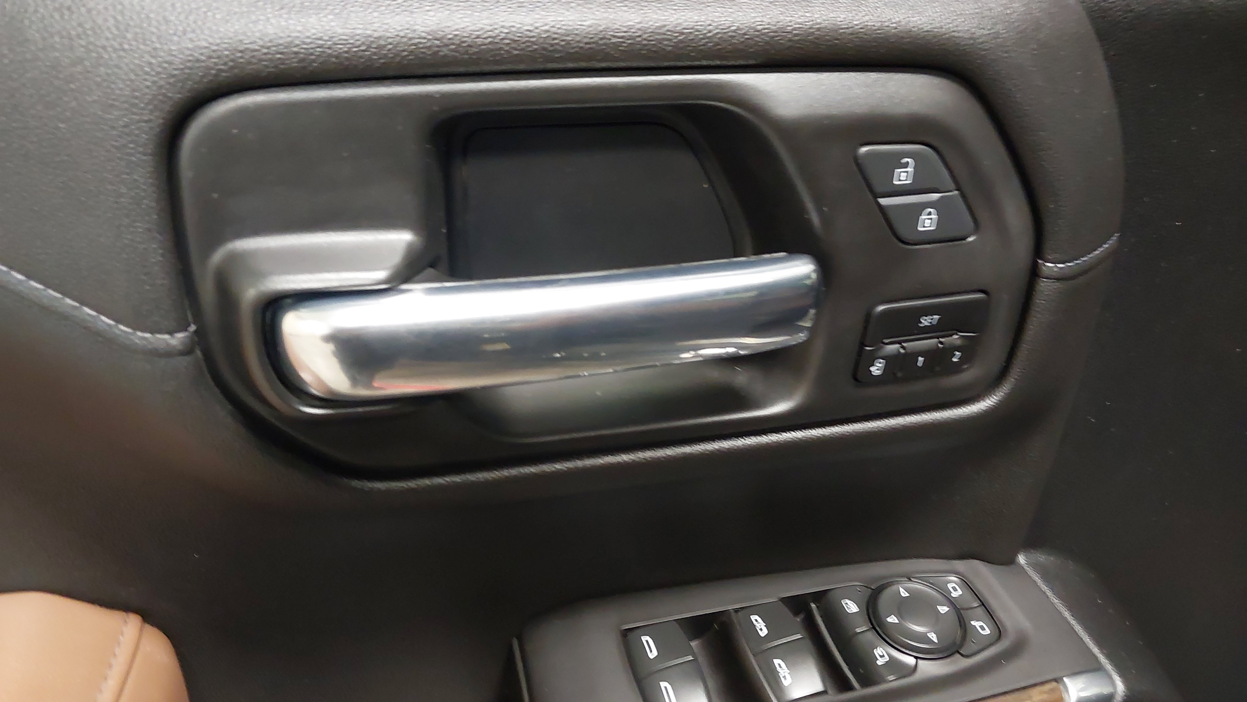 Used 2021 Chevrolet Silverado 1500 High Country w/ Technology Package AWD/4WD image 25