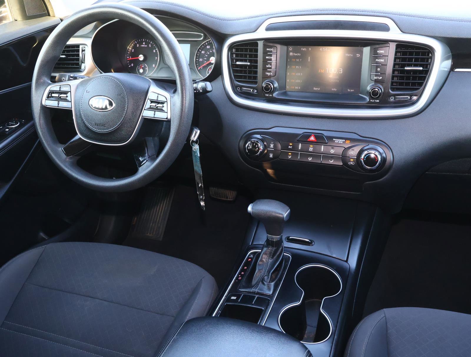 Used 2020 Kia Sorento LX image 9