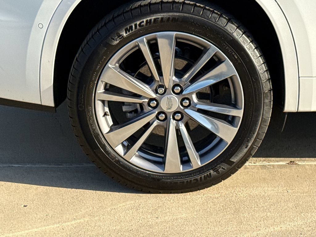 Used 2024 Cadillac XT6 Premium Luxury w/ Technology Package FWD image 9