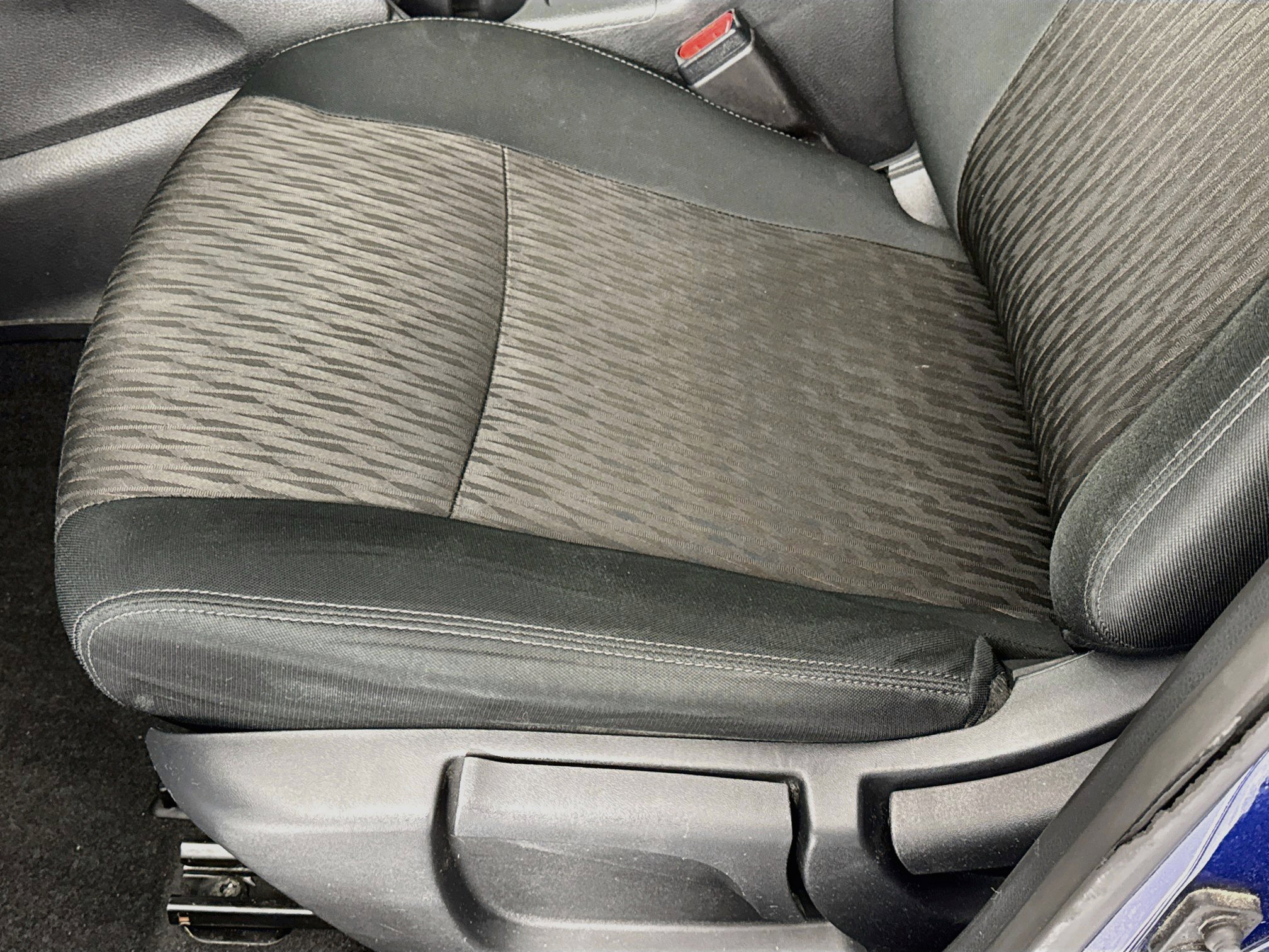 Used 2019 Nissan Rogue S FWD image 18