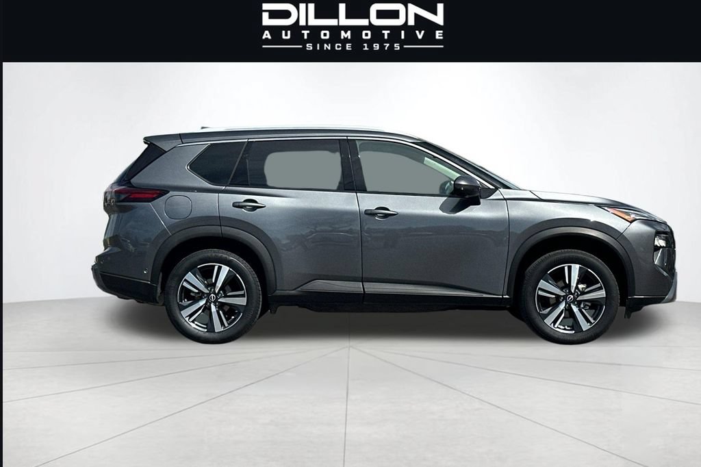 Used 2026 Nissan Rogue SL AWD/4WD image 3