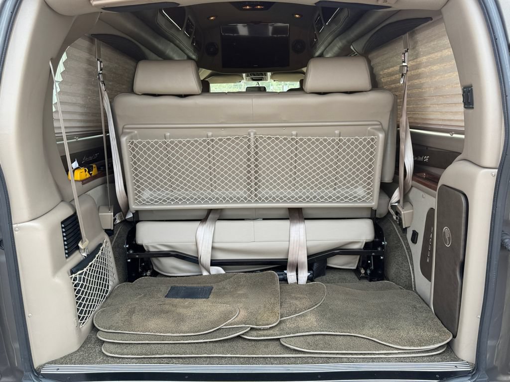 Used 2018 Chevrolet Express 2500 w/ Enhanced Convenience Package RWD image 28