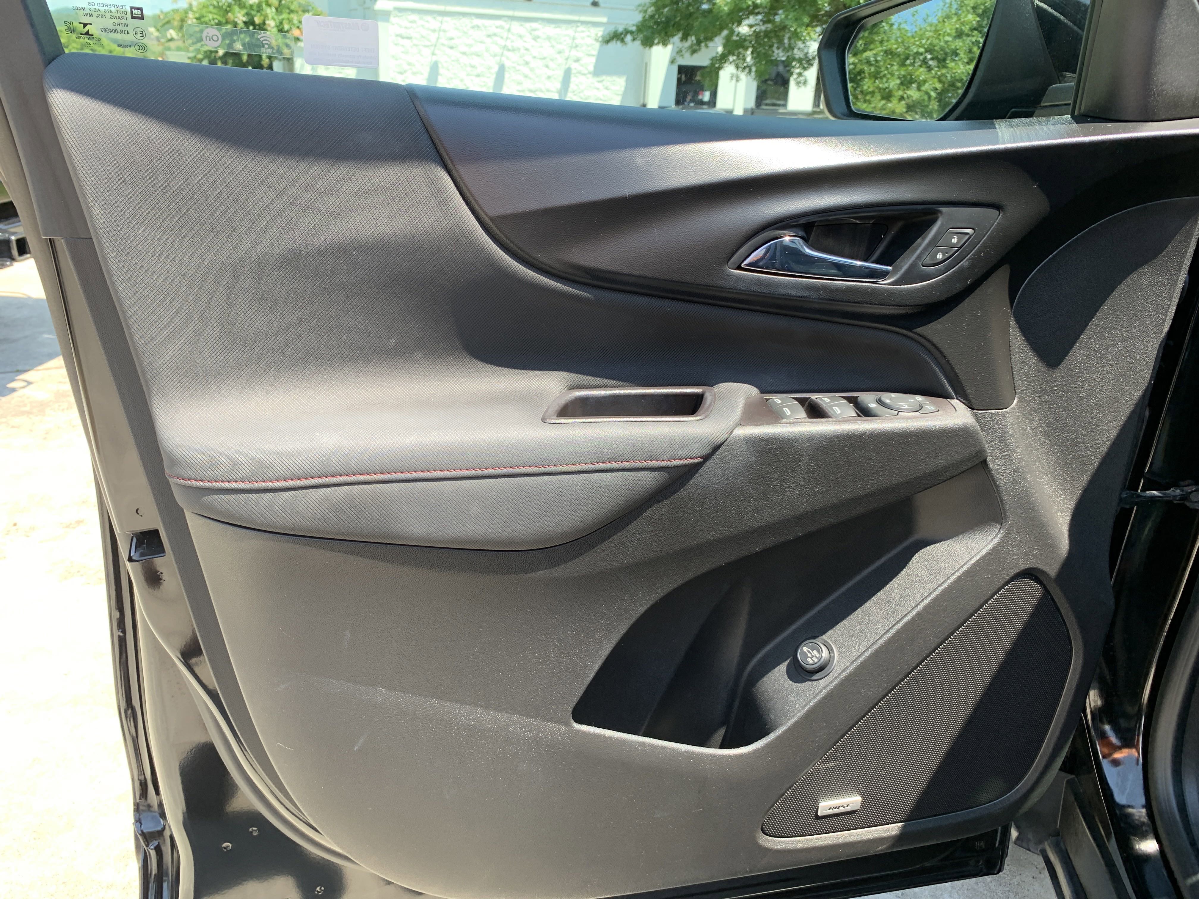Used 2022 Chevrolet Equinox RS w/ RS Leather Package FWD image 10