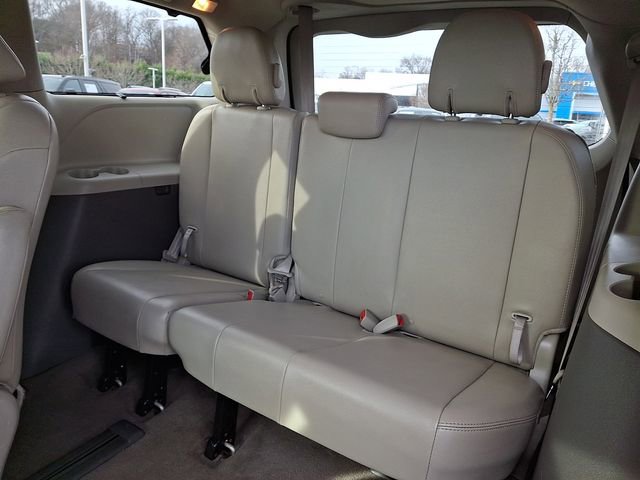 Used 2014 Toyota Sienna XLE image 14