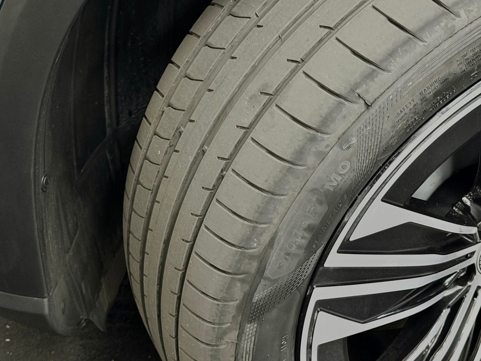 Certified 2023 Mercedes-Benz EQS 450+ 4MATIC SUV w/ Exclusive Trim Package image 19