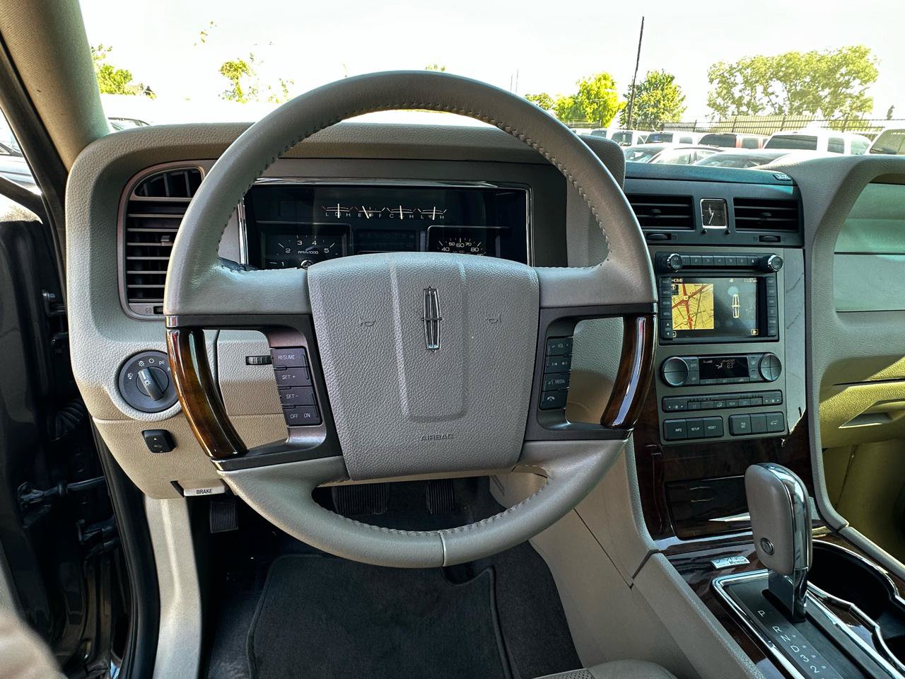 Used 2012 Lincoln Navigator 2WD image 77
