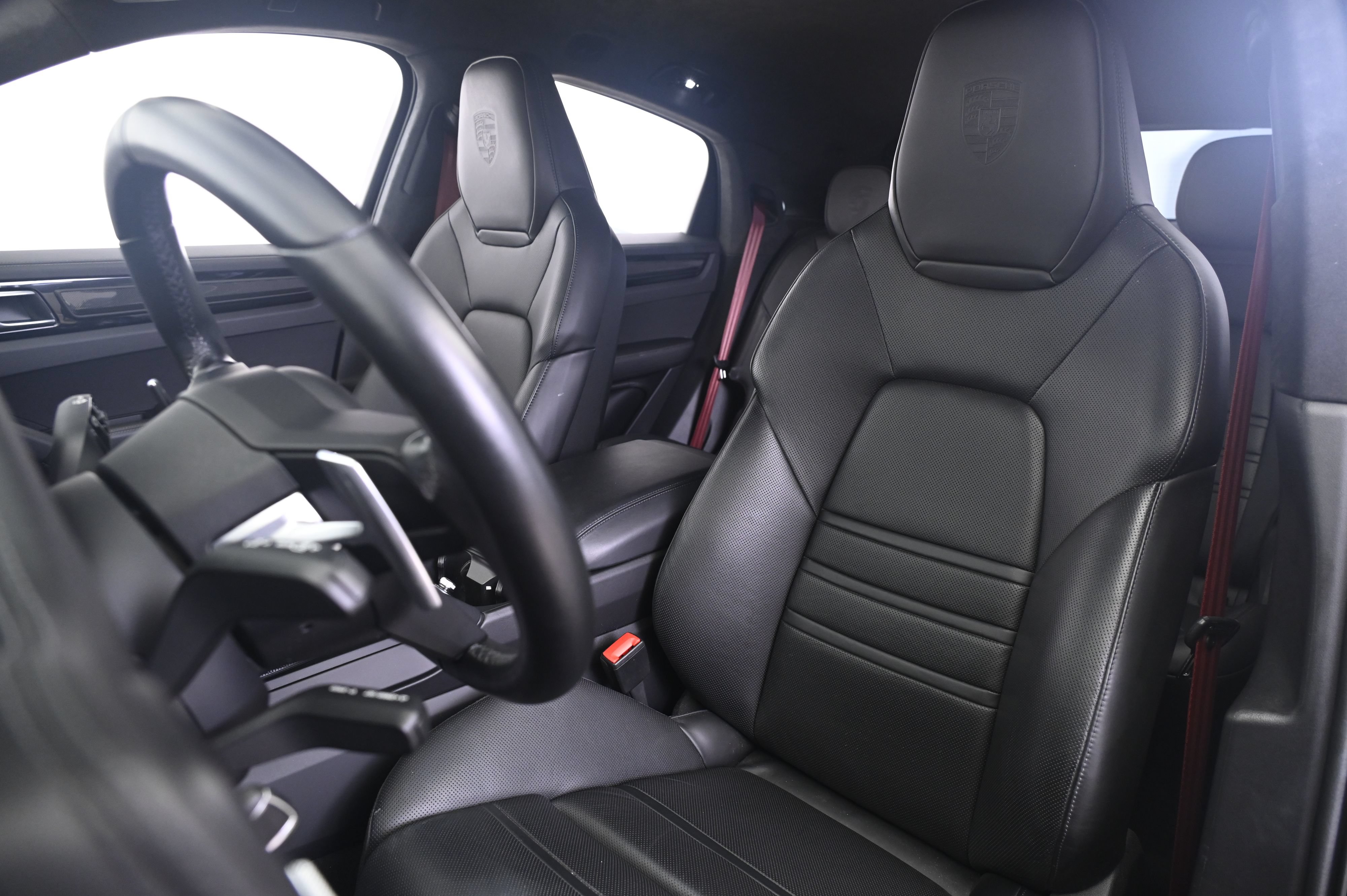 Certified 2022 Porsche Cayenne Turbo GT AWD/4WD image 30
